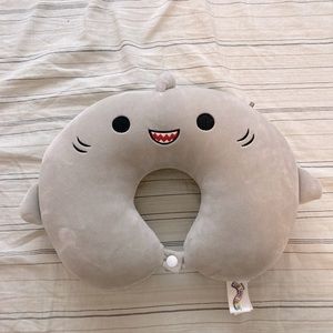 Gordon neck pillow